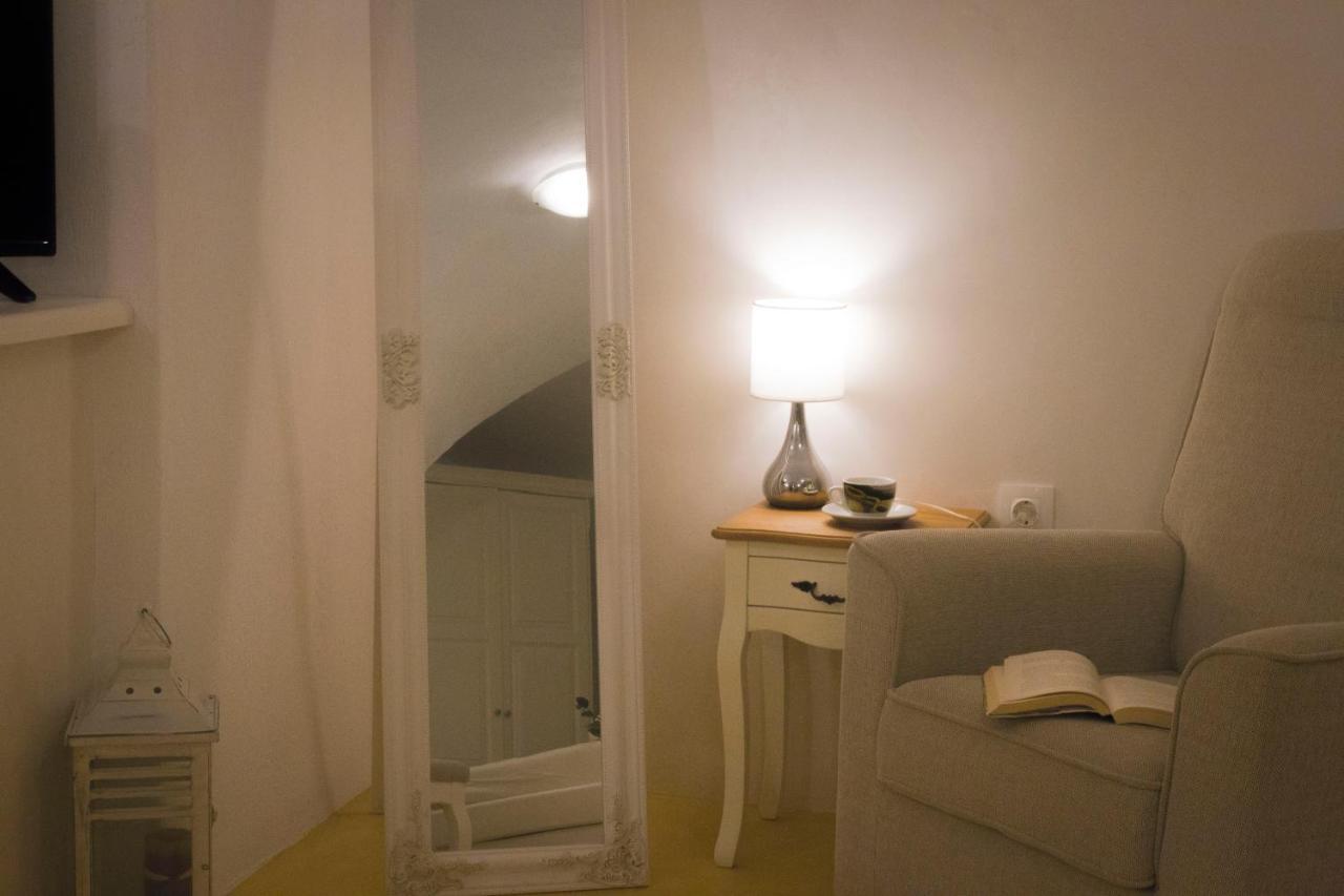 Linos Suites Emporio  Eksteriør bilde